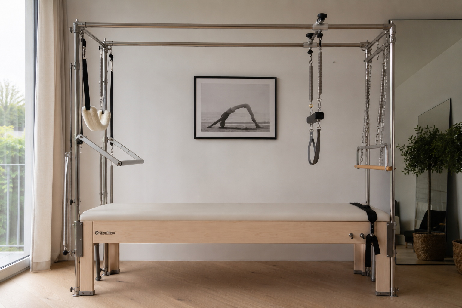 Pilates Cadillac (Trapeztisch) von The Virtù Line